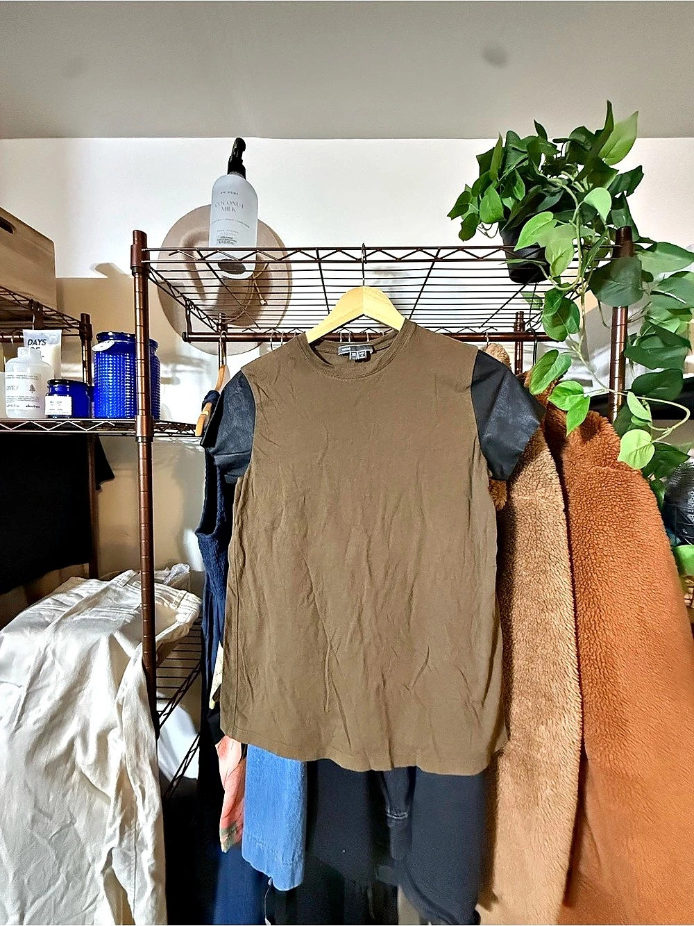 Vince Sleeveless Top in Brown Size XS Like New